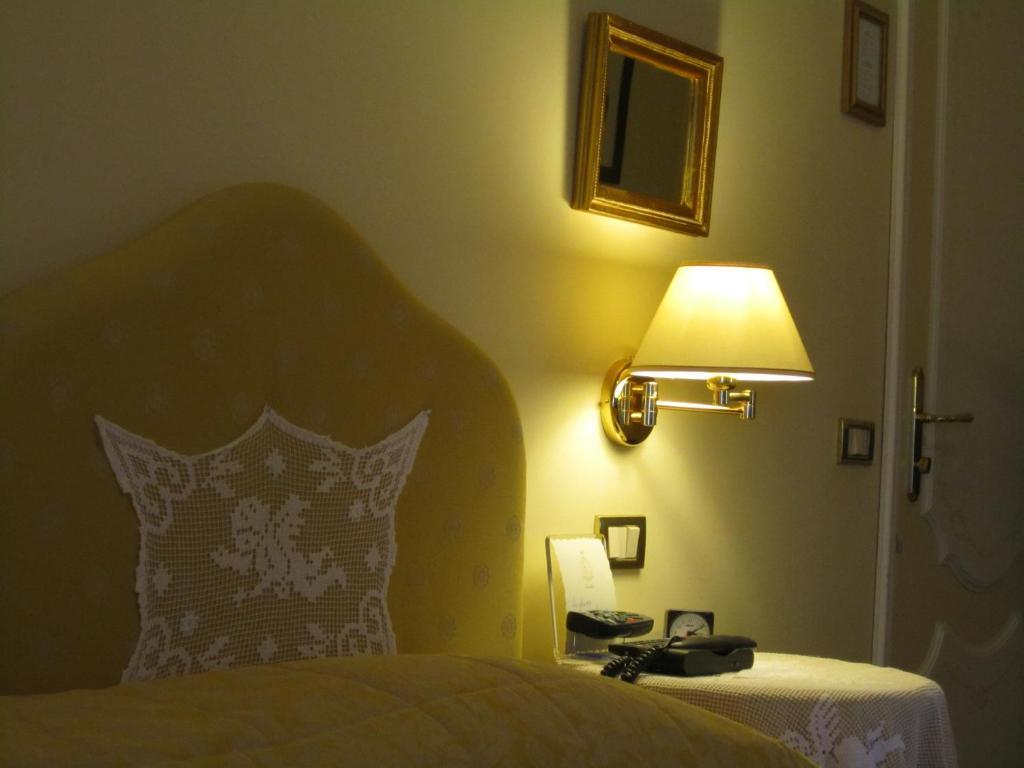 Hotel Villa Castellani Mogliano Oda fotoğraf