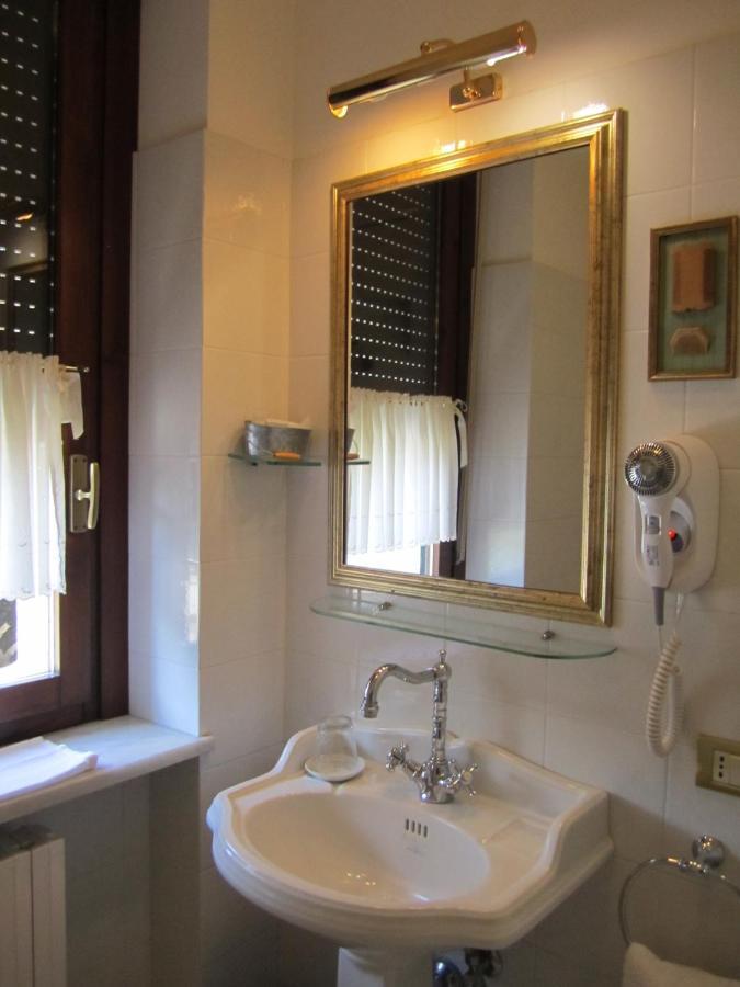 Hotel Villa Castellani Mogliano Oda fotoğraf