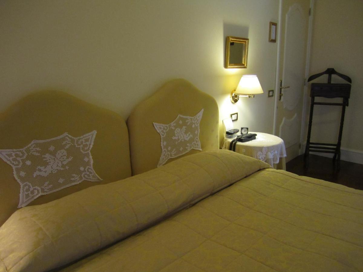 Hotel Villa Castellani Mogliano Oda fotoğraf